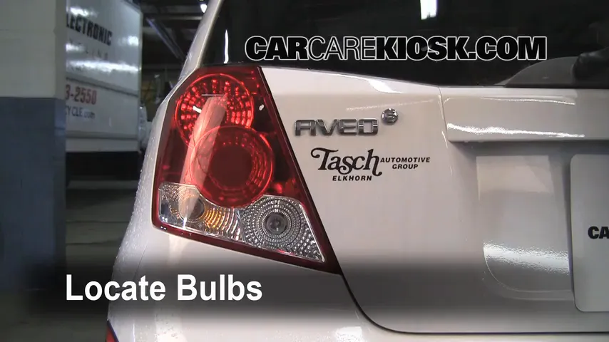 2007 Chevrolet Aveo5 Special Value 1.6L 4 Cyl. Lights